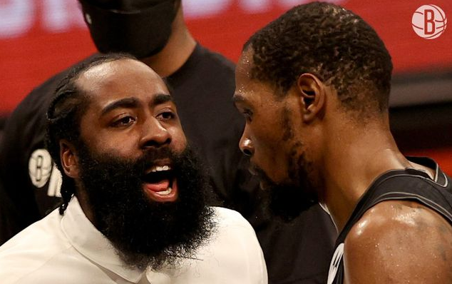  热刺防线溃败遭利物浦血洗  