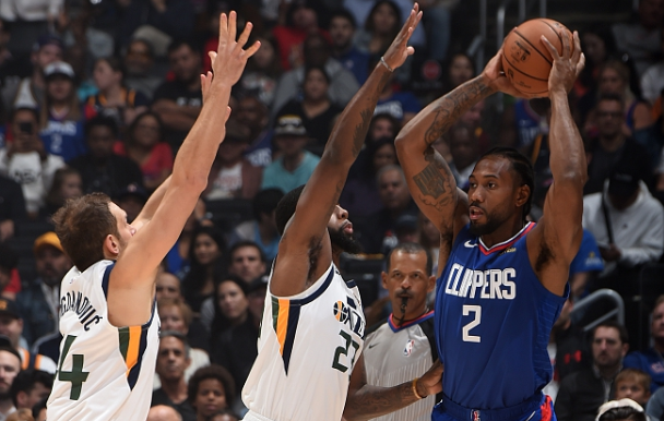  米切尔末节爆发，骑士逆转步行者  